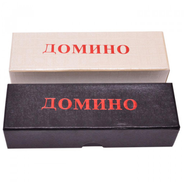 домино в картонена кутия